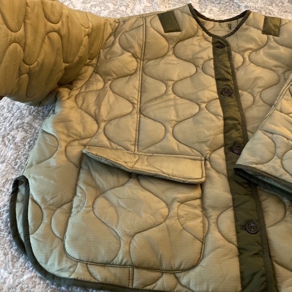 The Frankie Shop Green Bomber Puffer Jacket - Picture 3 of 6